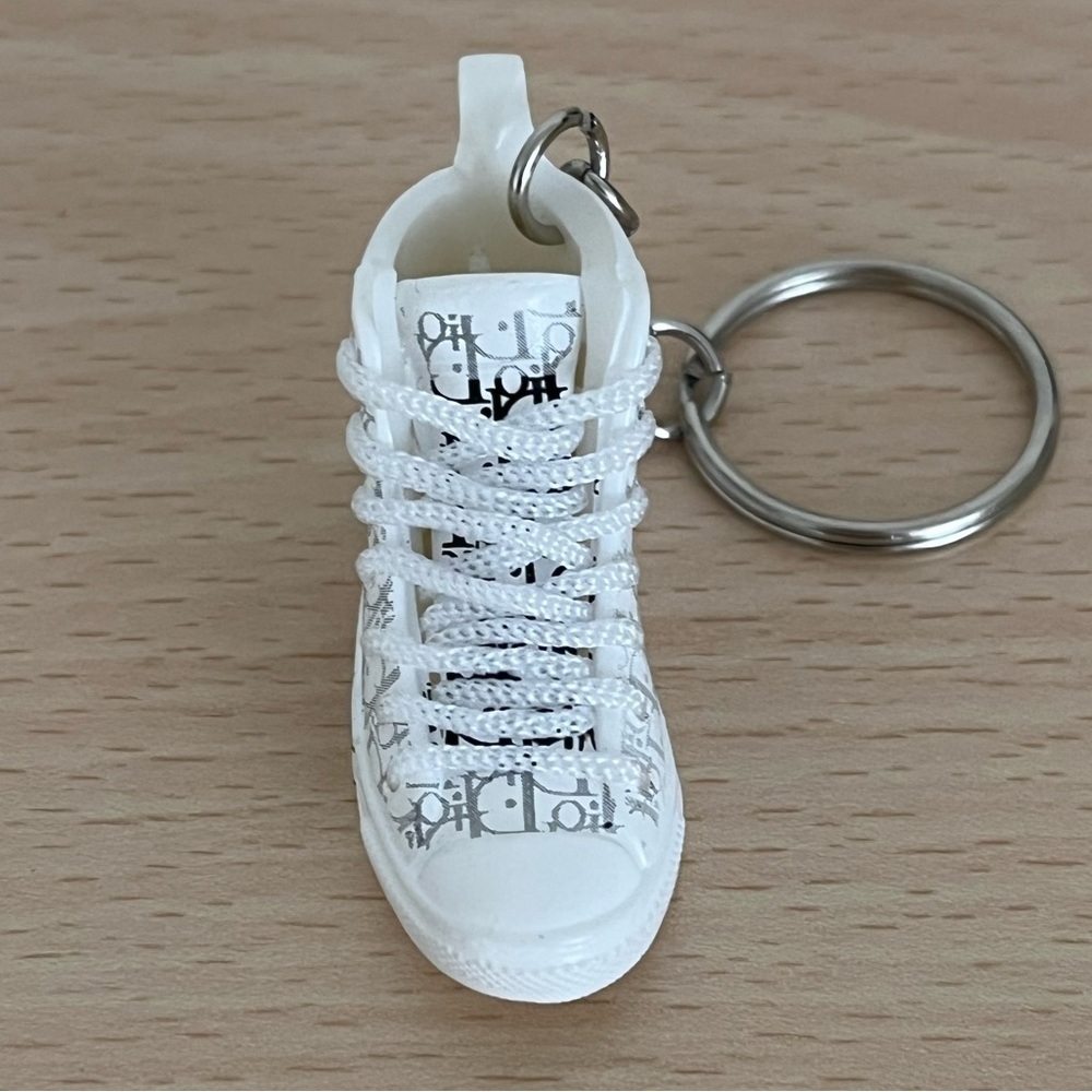 3D Mini White and Black Fashion Sneaker Keychain BNIB - Picture 7 of 14